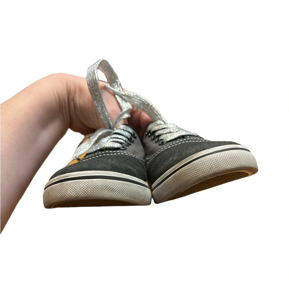 Vans Canvas Low Top Black/Gray Lace Up Sneakers